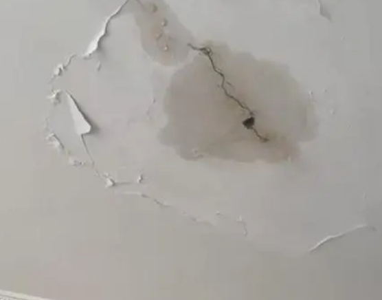 明山阳台漏水维修公司分享下屋面防水工程质量问题原因分析